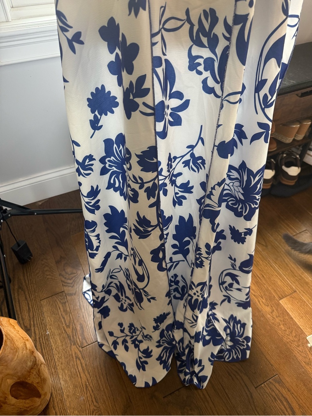 SHEIN White Maxi Dress with Blue Floral Print Size 2XL - Picture 3 of 6